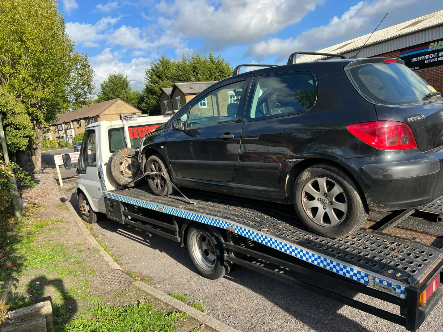 car-towing-london-safe-road-recovery