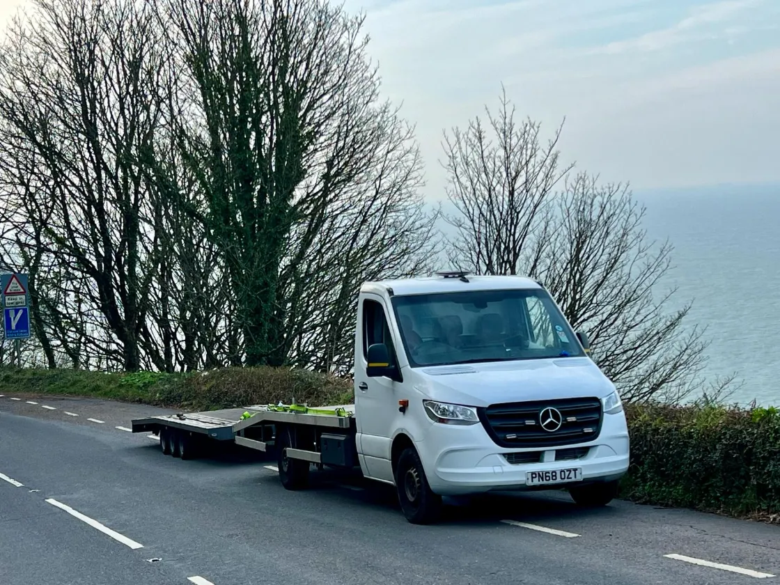 safe road recovery tow truck