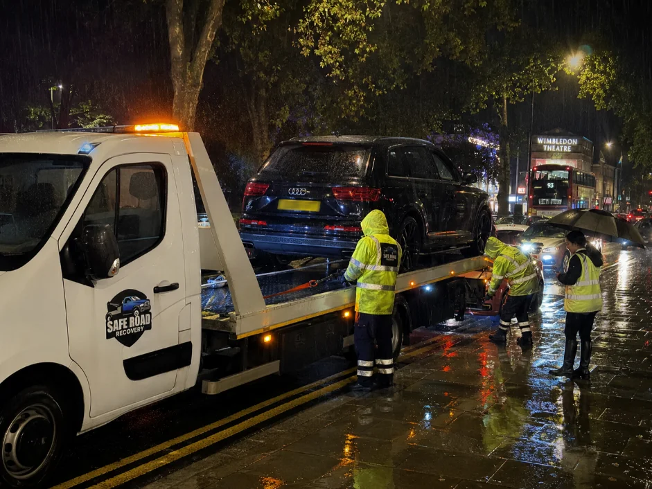 Audi Q7 Rainy Night Breakdown Recovery Wimbledon Theatre